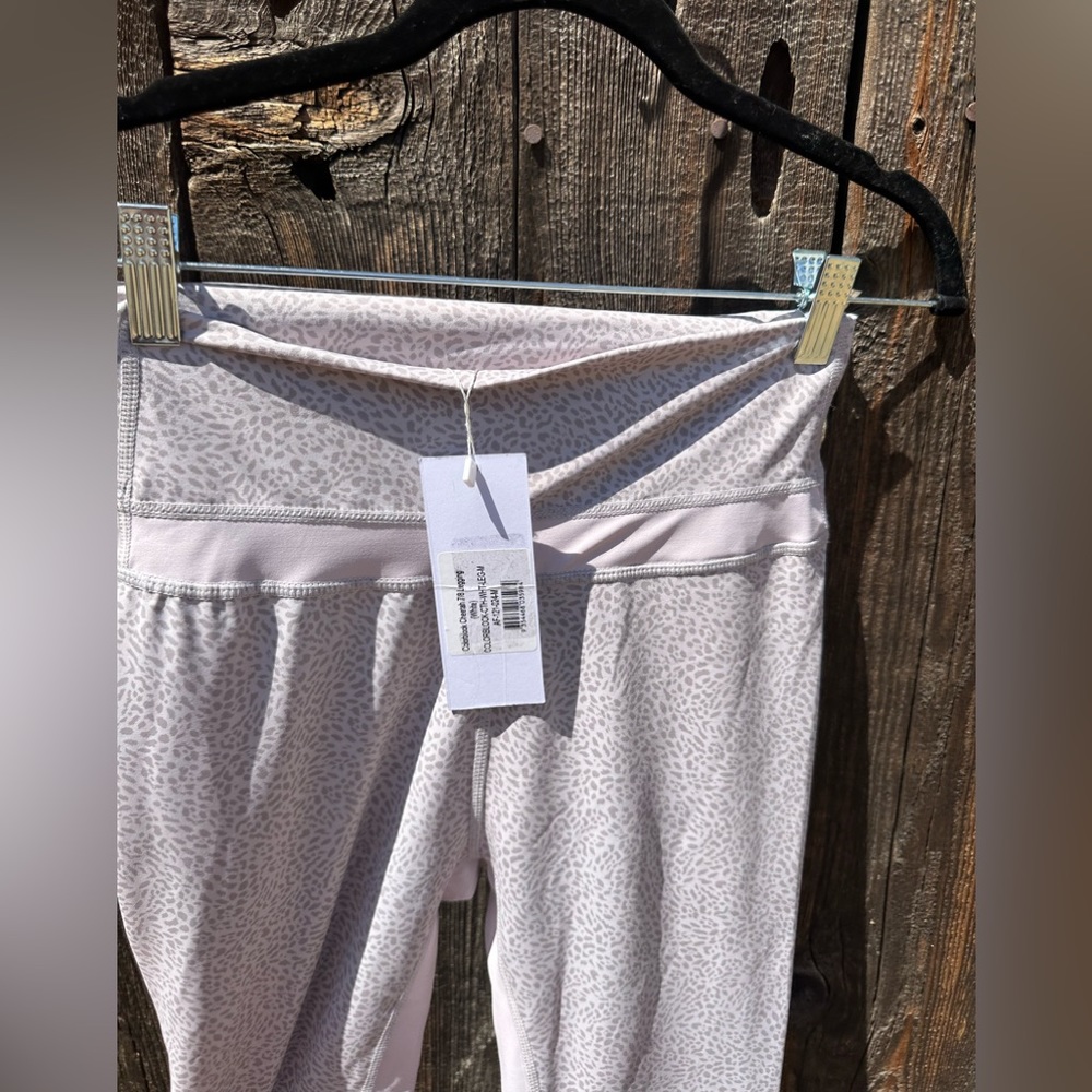 NWT All Fenix Anthropologie Colorblock Cheetah 7/8 Legging in Gray & Pink - Picture 5 of 8